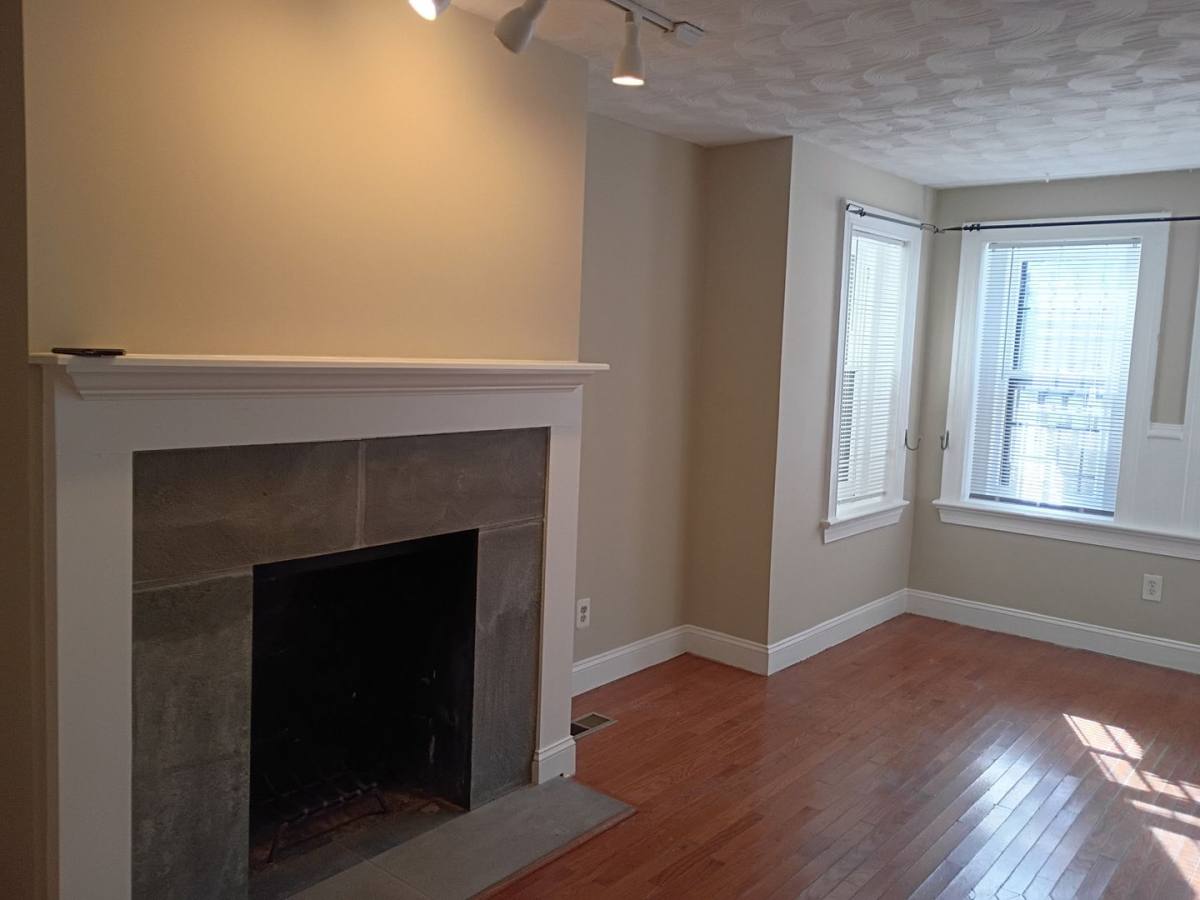 Apartment for rent at 514 11th St SE #B, Washington, DC 20003