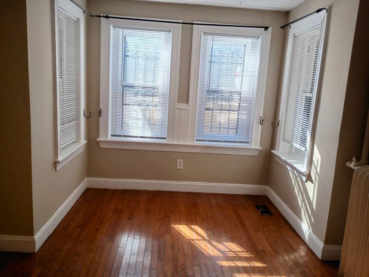 Apartment for rent at 514 11th St SE #B, Washington, DC 20003
