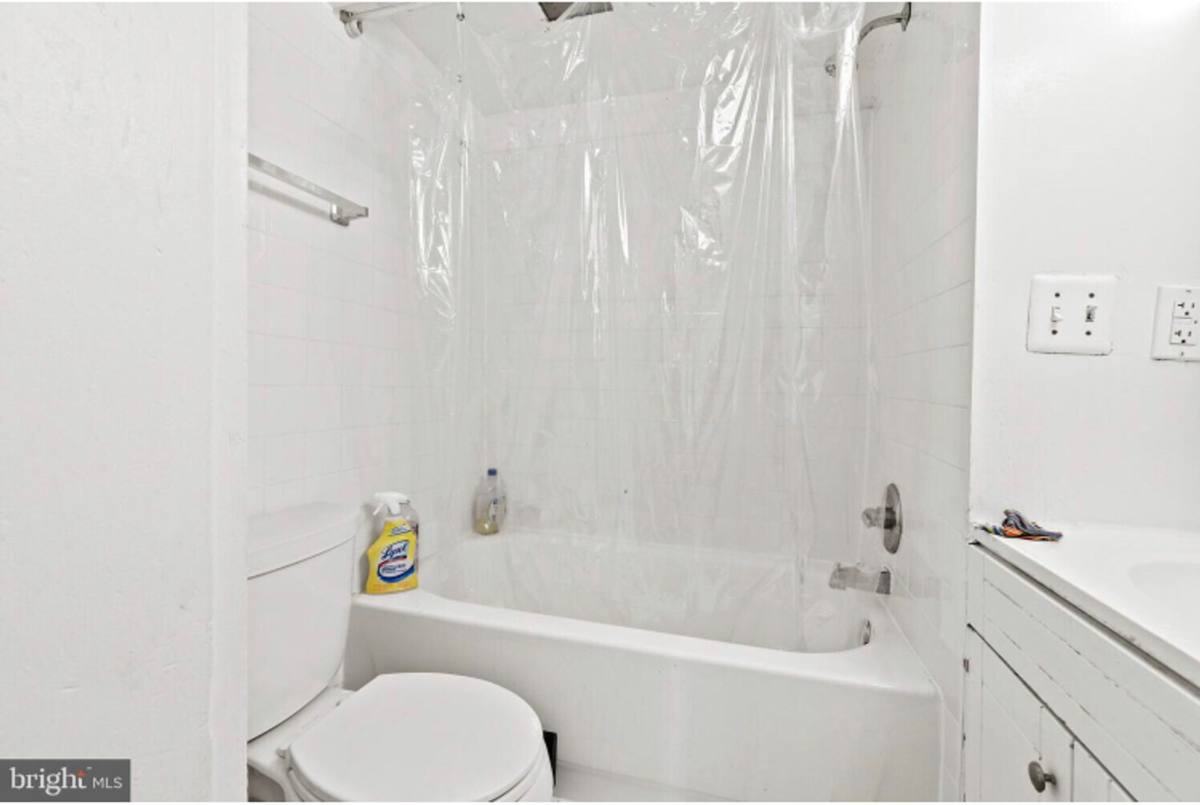 Apartment for rent at 514 11th St SE #B, Washington, DC 20003