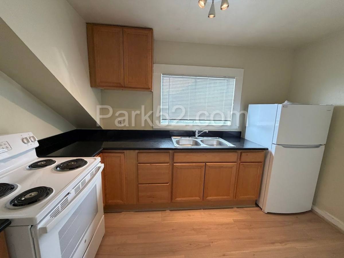 Townhouse for rent at 1711 S 9th St, Tacoma, WA 98405