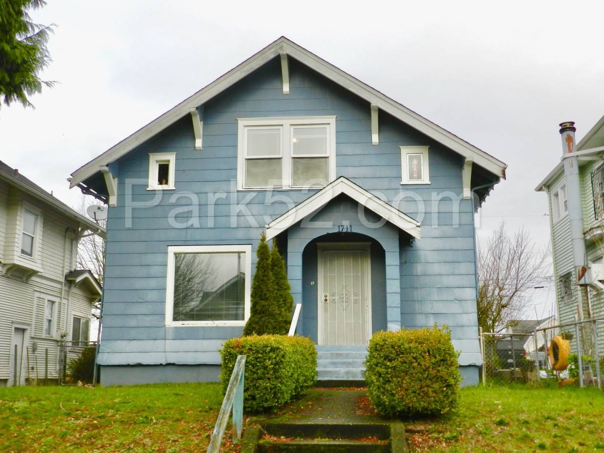 Townhouse for rent at 1711 S 9th St, Tacoma, WA 98405