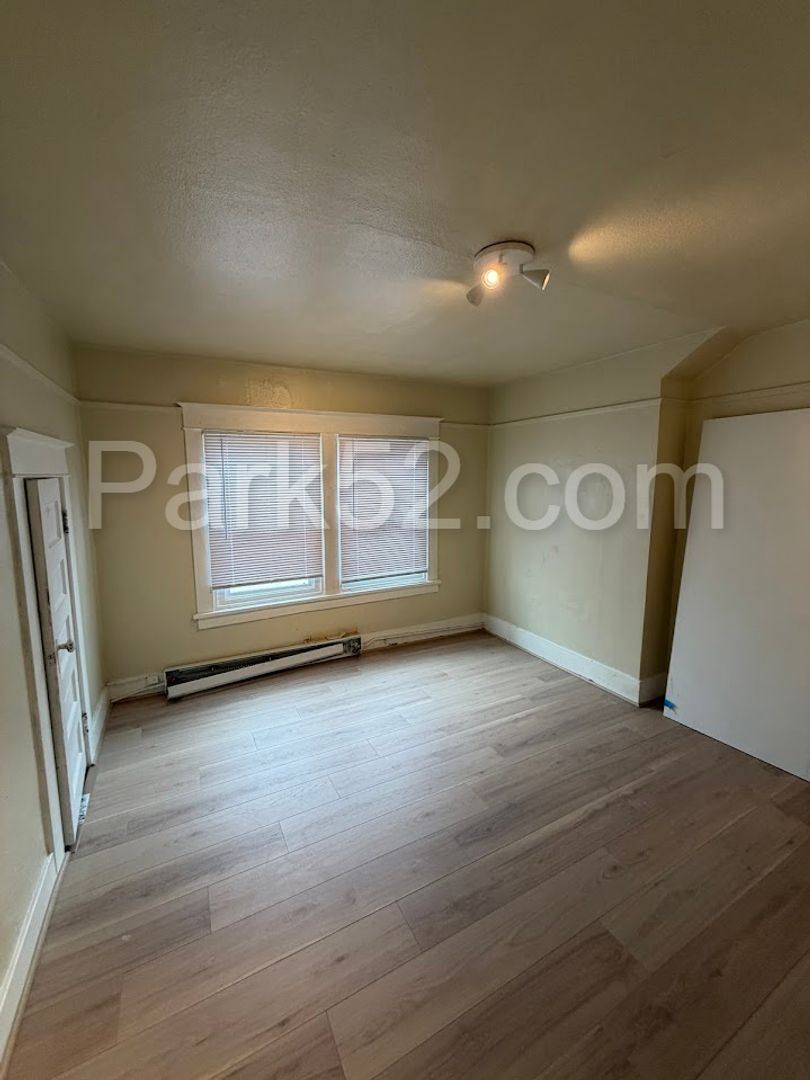 Townhouse for rent at 1711 S 9th St, Tacoma, WA 98405