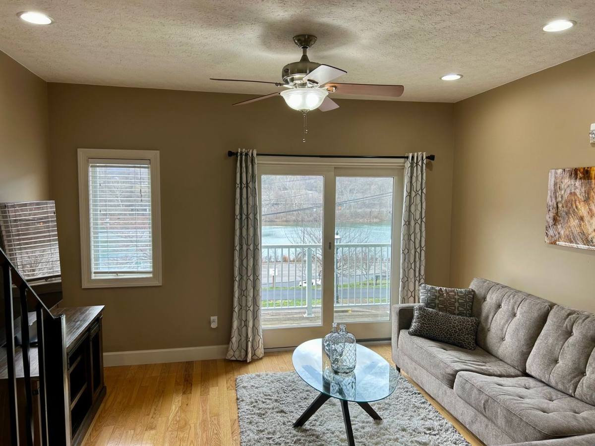 Townhouse for rent at 392 Frontier Ave, Morgantown, WV 26505