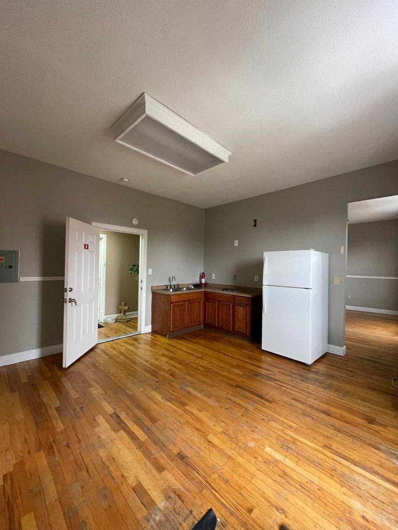 Apartment for rent at 130 W Kentucky Ave, Franklin, KY 42134