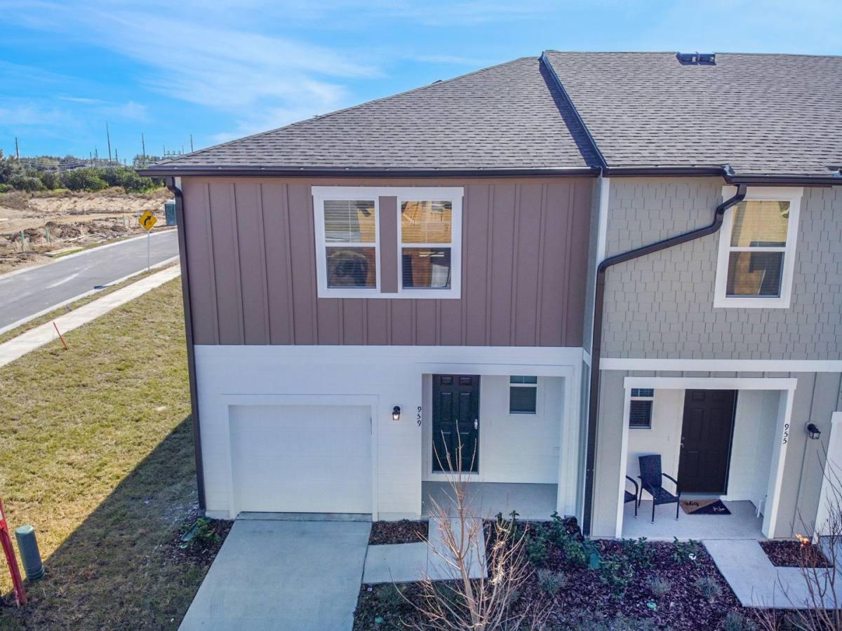 Townhouse for rent at 959 Grandin St, Davenport, FL 33837