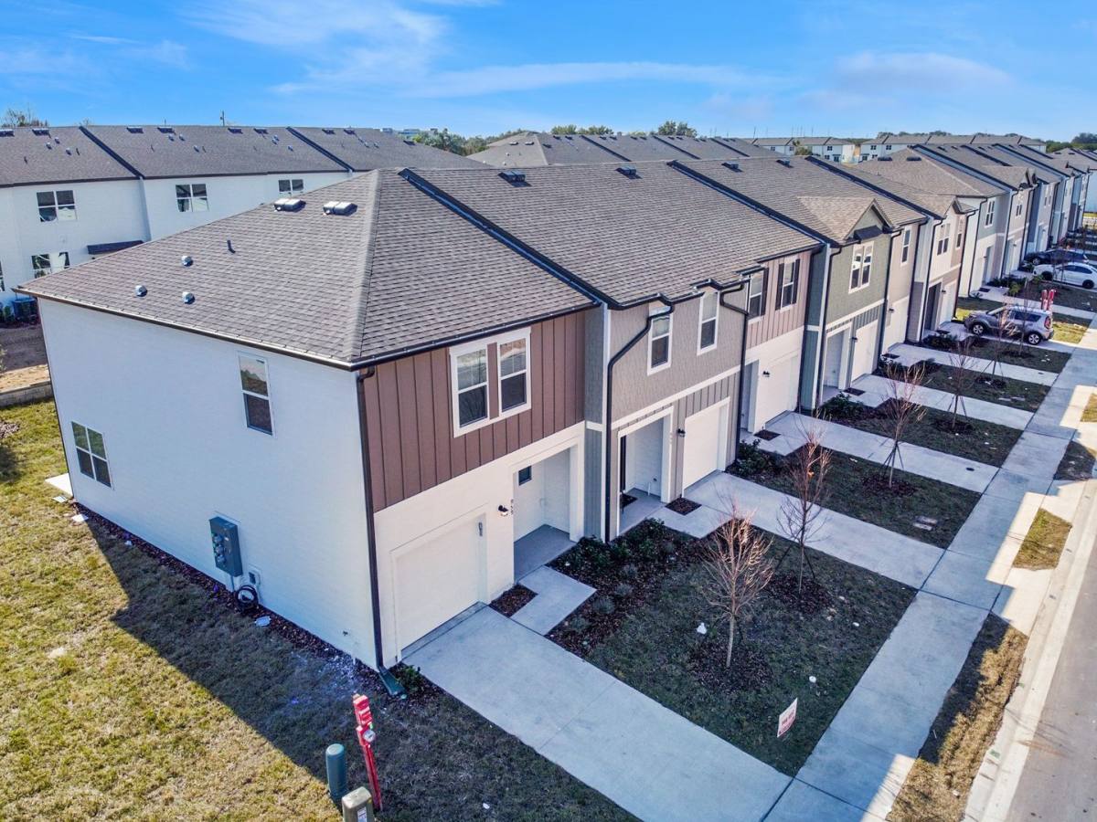 Townhouse for rent at 959 Grandin St, Davenport, FL 33837