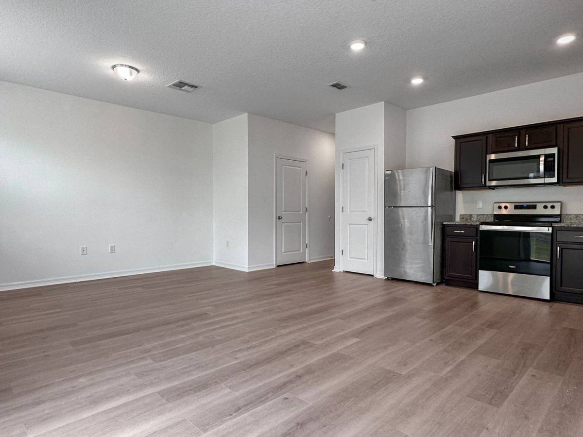 Townhouse for rent at 959 Grandin St, Davenport, FL 33837