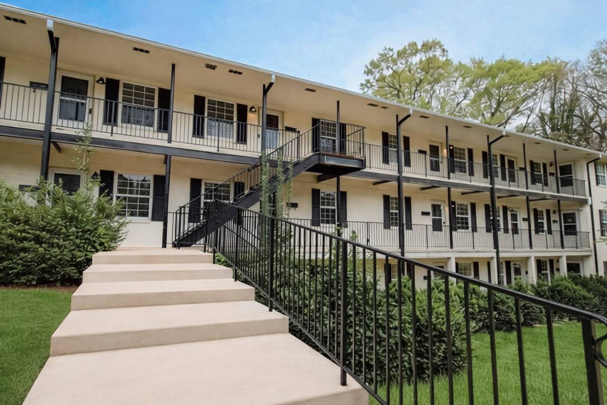 Apartment for rent at 1640 W NW Blvd, Winston Salem, NC 27104