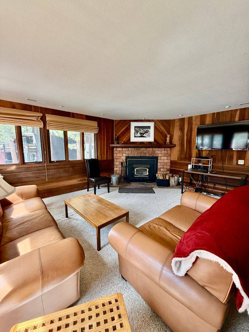 House for rent at 406 Monterey Place, Mammoth Lakes, CA 93546