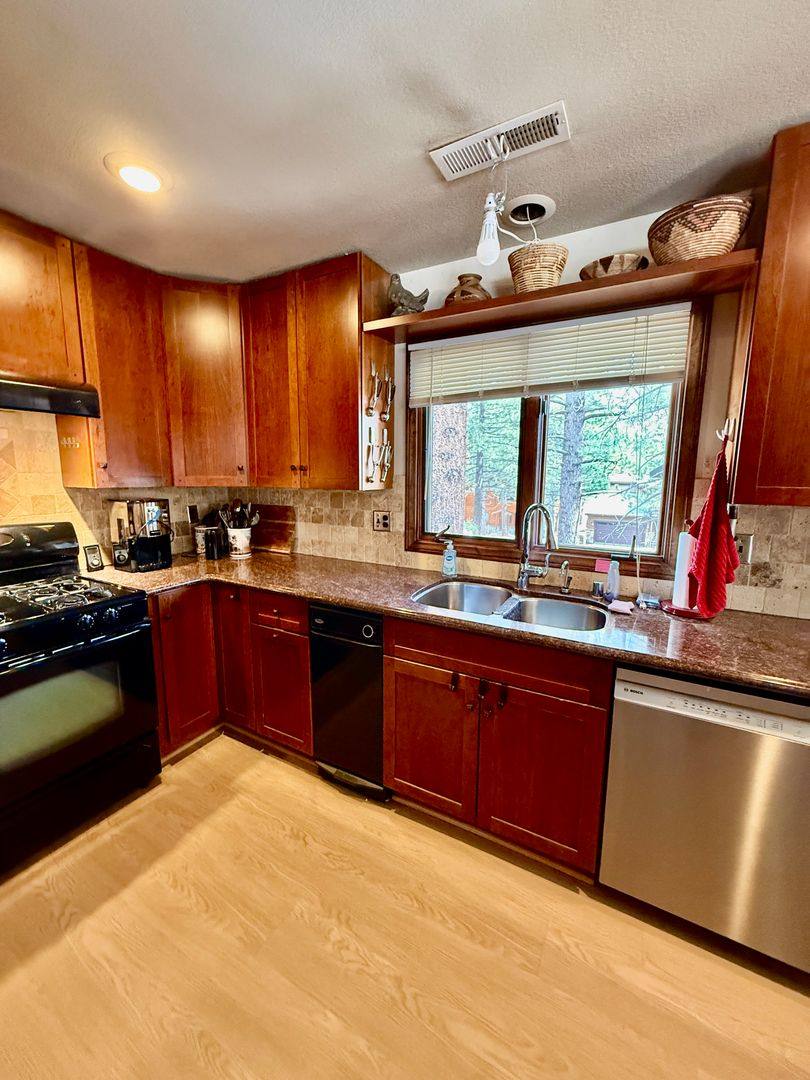 House for rent at 406 Monterey Place, Mammoth Lakes, CA 93546