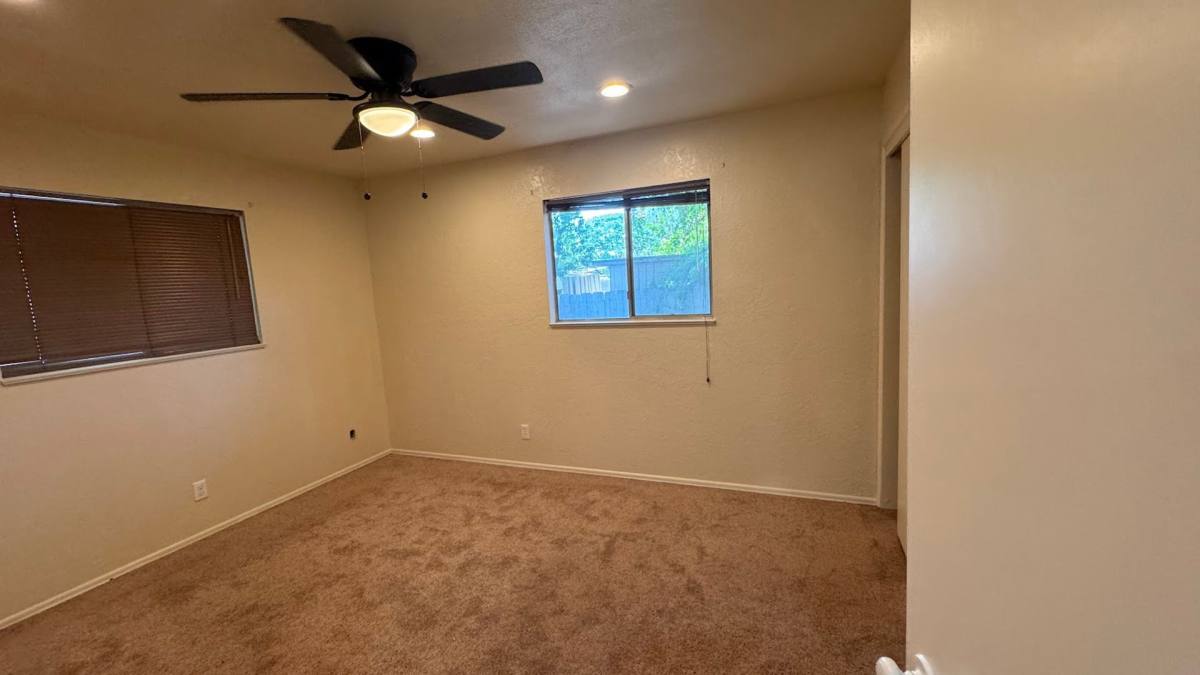 House for rent at 493 N Alta Ave, Dinuba, CA 93618