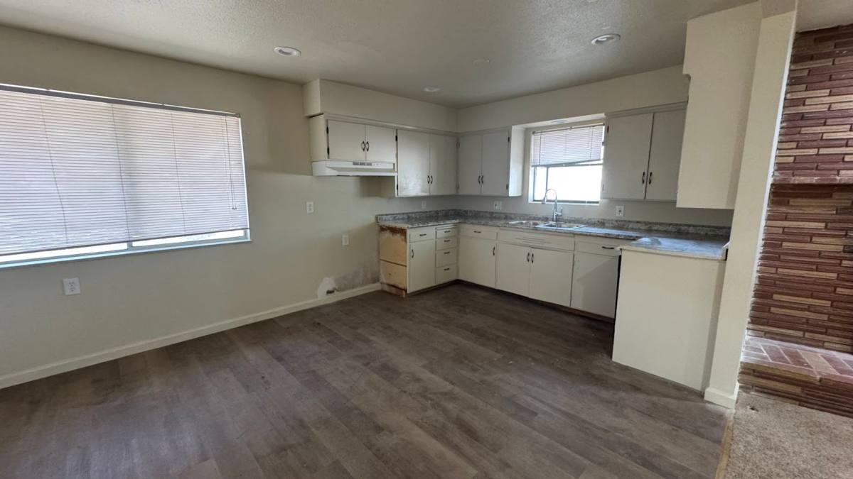 House for rent at 493 N Alta Ave, Dinuba, CA 93618