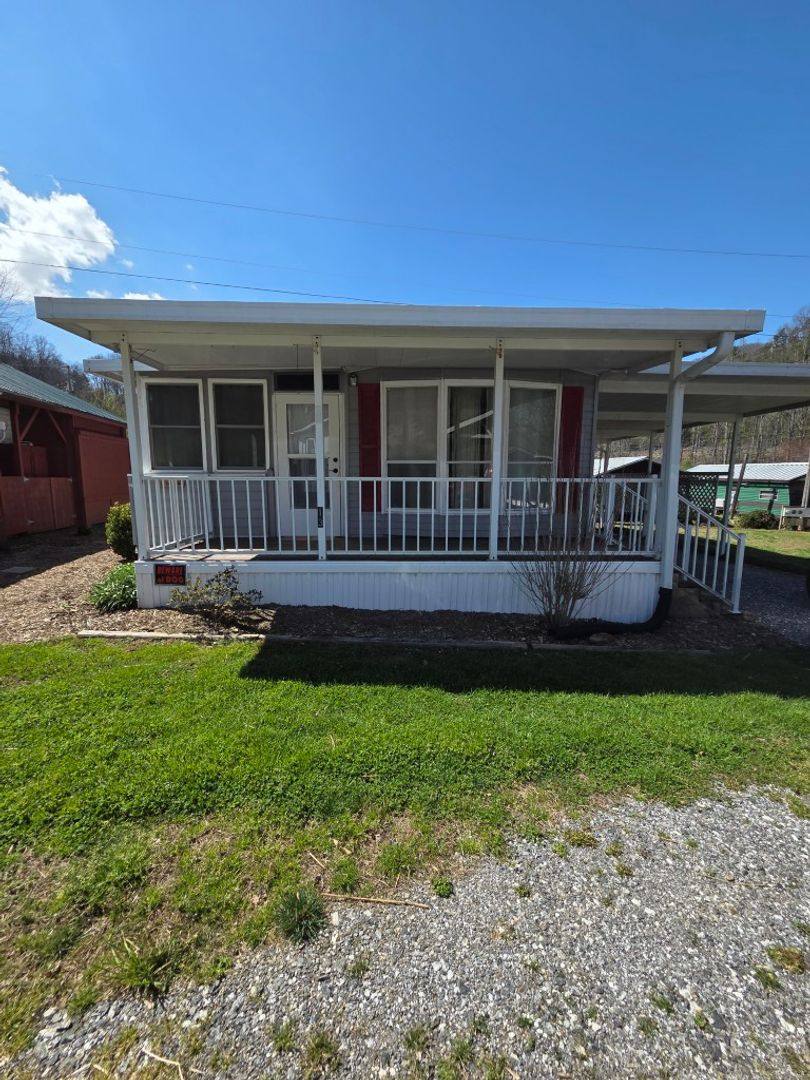 House for rent at 13 Beach Creek Rd, Sylva, NC 28779