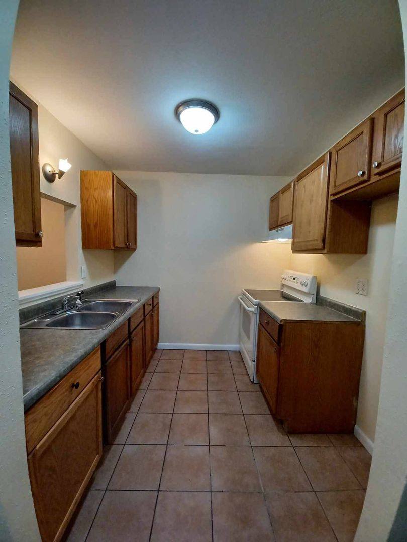 Apartment for rent at 1116 Irving Ave, Rockford, IL 61101