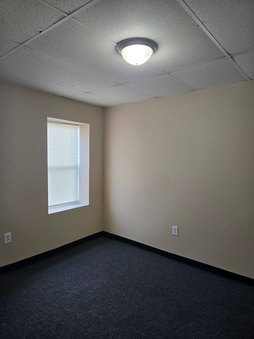 Apartment for rent at 2017-2019 E Linwood Blvd, Kansas City, MO 64109