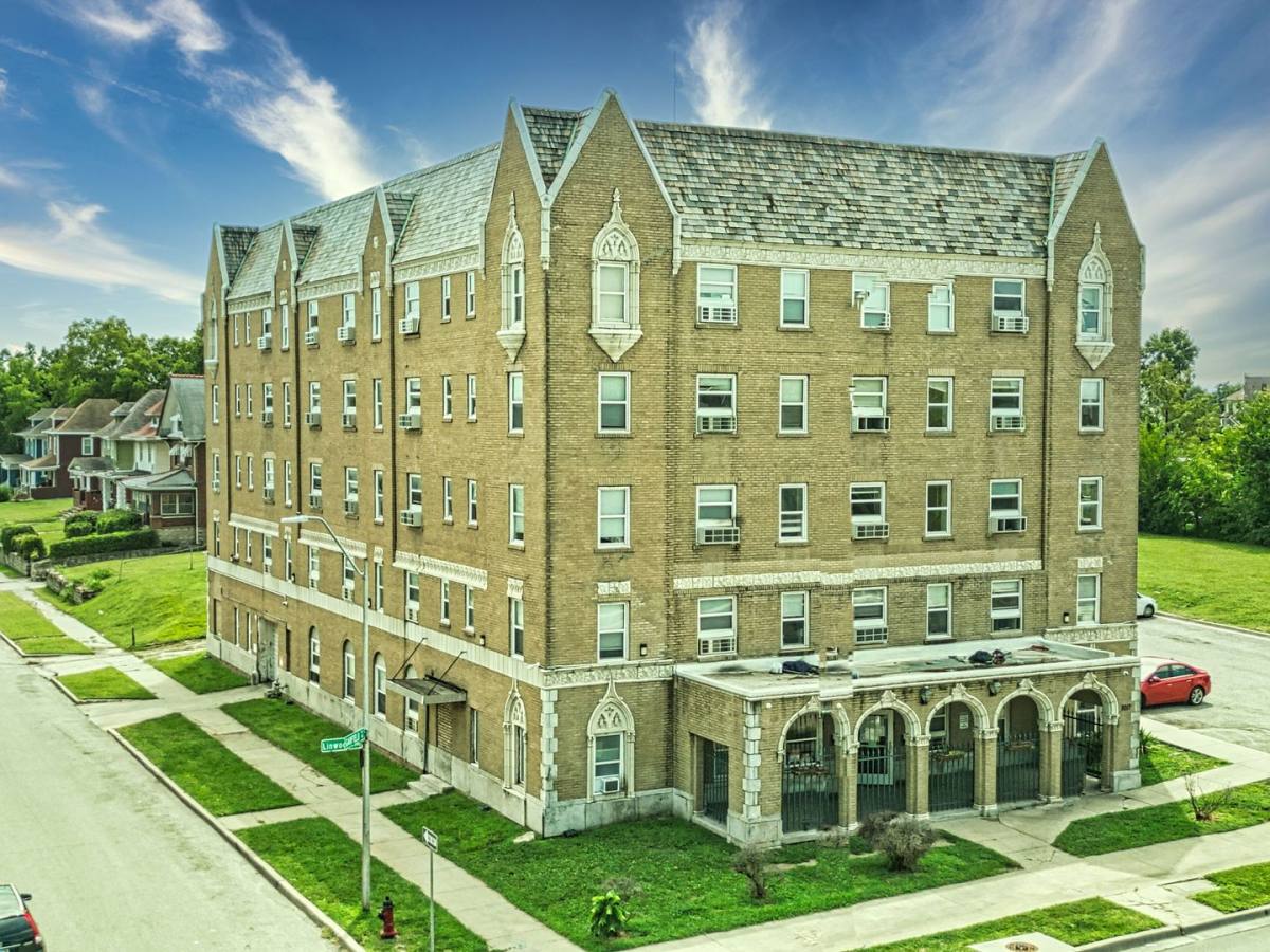 Apartment for rent at 2017-2019 E Linwood Blvd, Kansas City, MO 64109