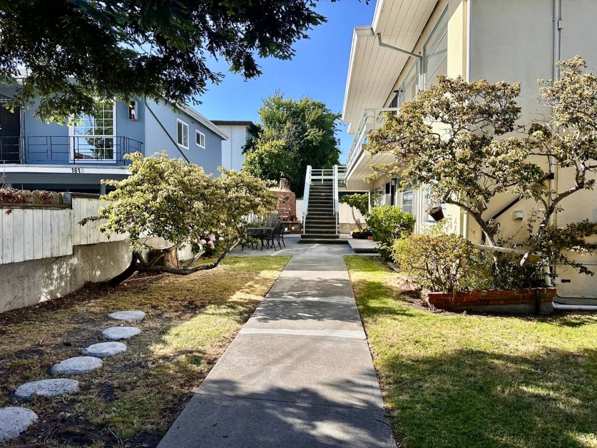 Apartment for rent at 1615-1617 Carleton St, Berkeley, CA 94703