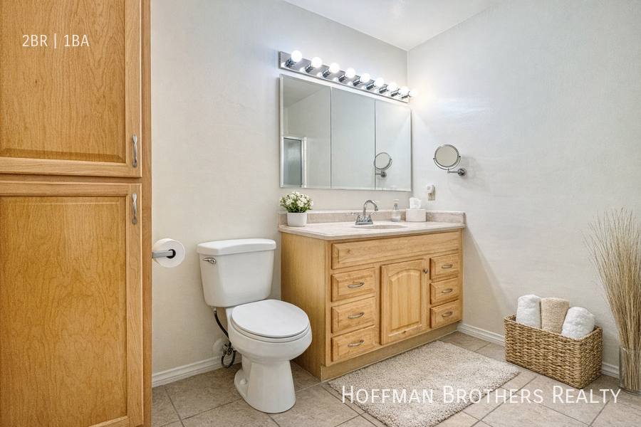 Apartment for rent at 4840 Van Noord Ave #5, Sherman Oaks, CA 91423