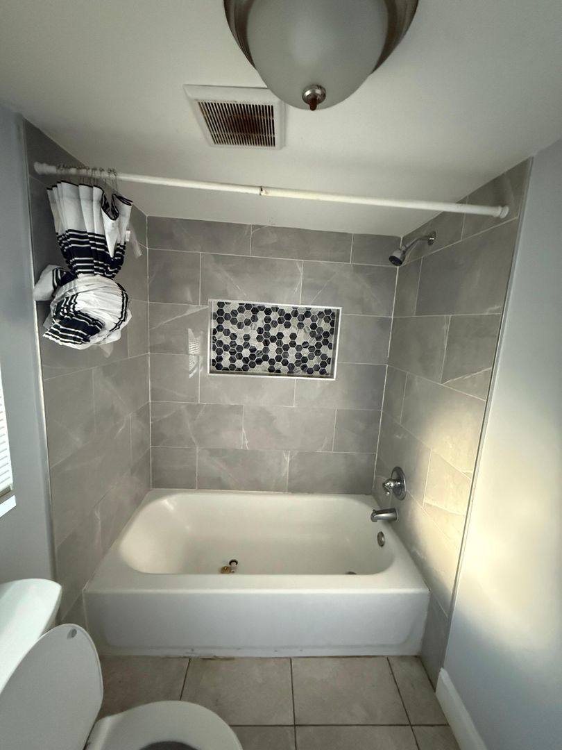 Apartment for rent at 1024 W 8th St, Jacksonville, FL 32209