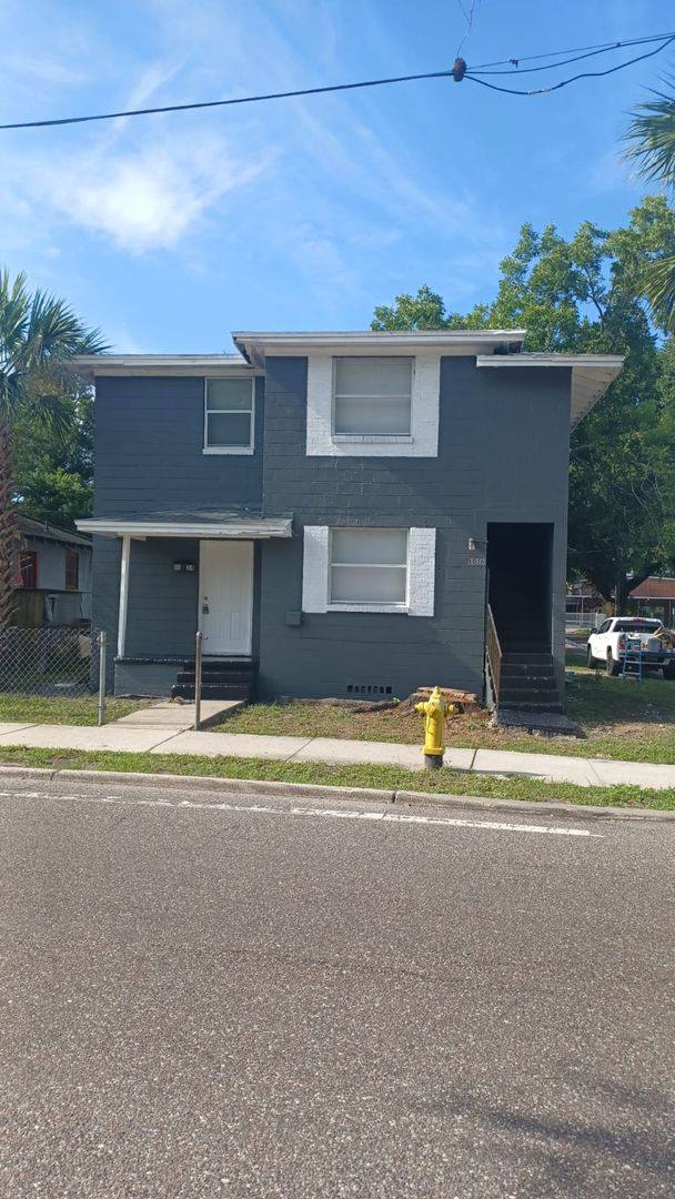 Apartment for rent at 1024 W 8th St, Jacksonville, FL 32209