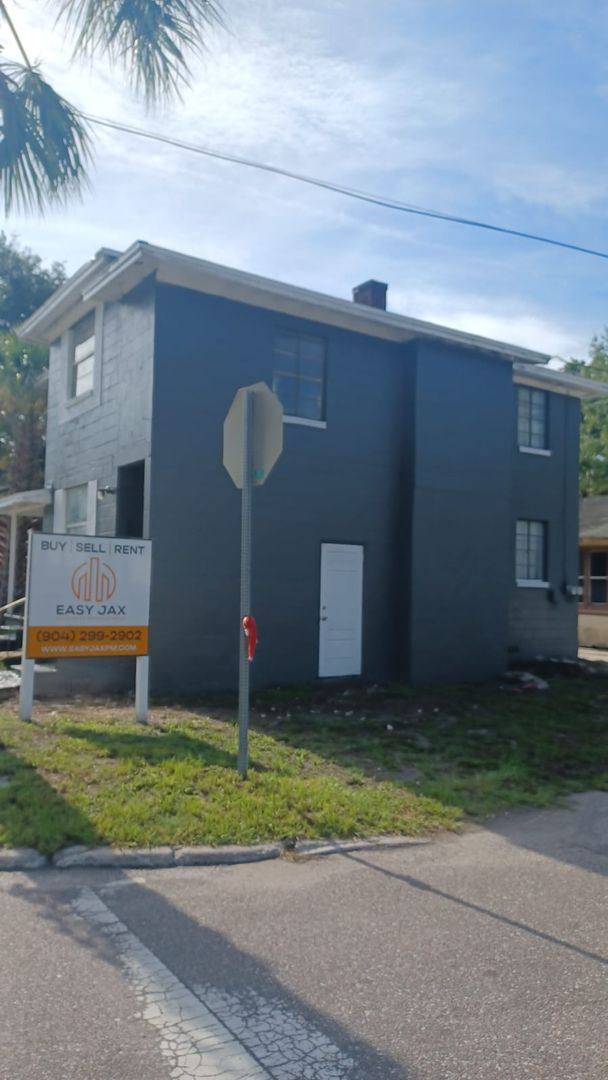 Apartment for rent at 1024 W 8th St, Jacksonville, FL 32209