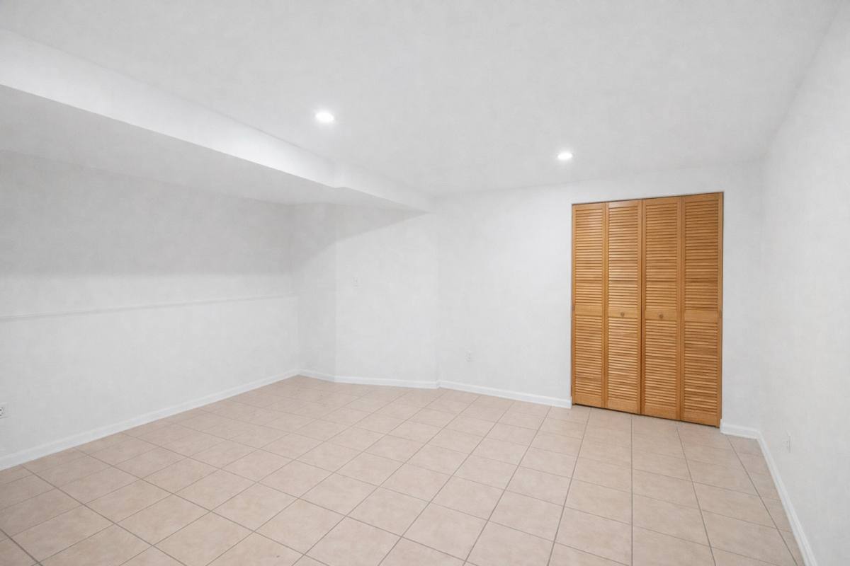 Apartment for rent at 1146-48 Raleigh St, Saint Paul, MN 55108