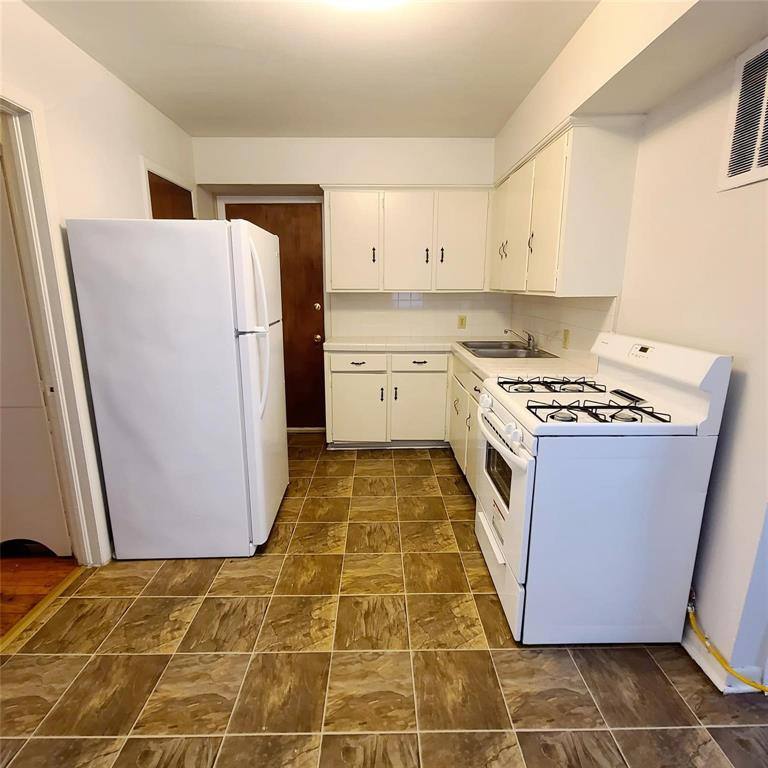 Apartment for rent at 4916 Worth St #4, Dallas, TX 75214
