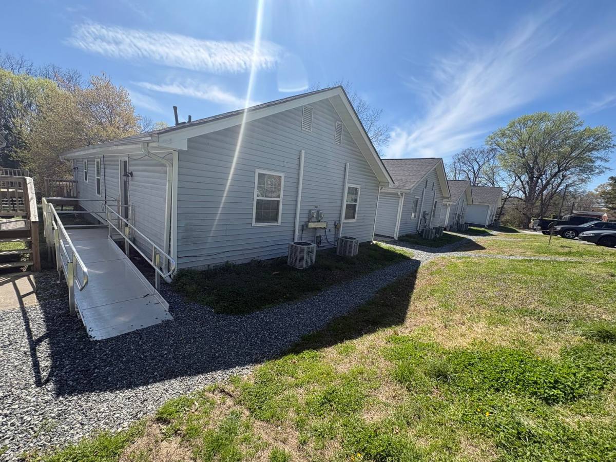 Apartment for rent at 1001 E Bragg St, Greensboro, NC 27406