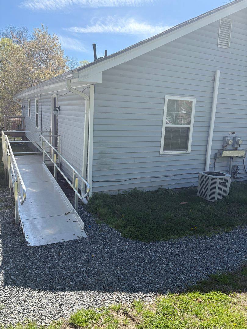 Apartment for rent at 1001 E Bragg St, Greensboro, NC 27406