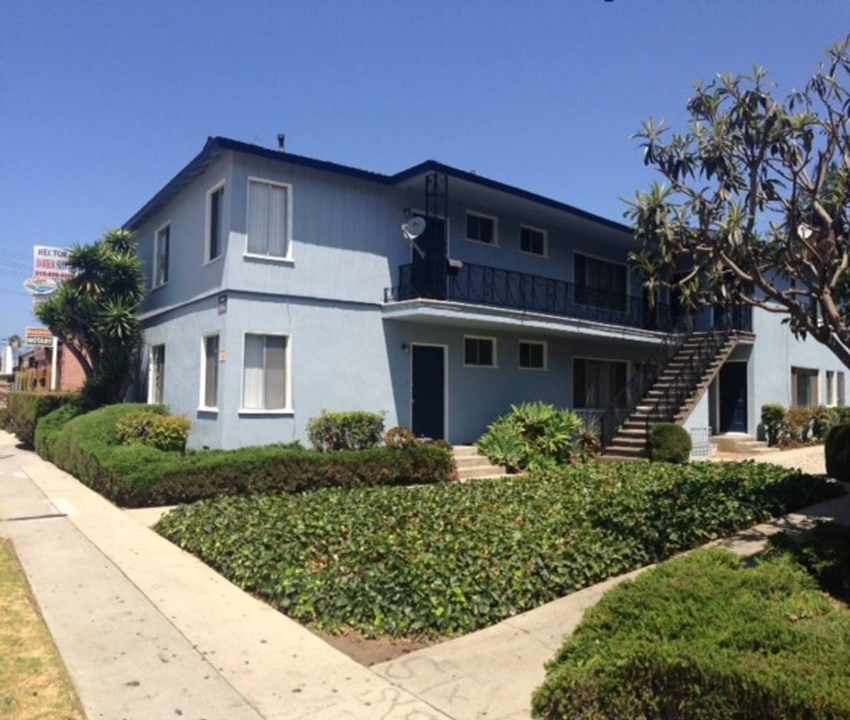 Apartment for rent at 12321-27 Washington Blvd, Los Angeles, CA 90066
