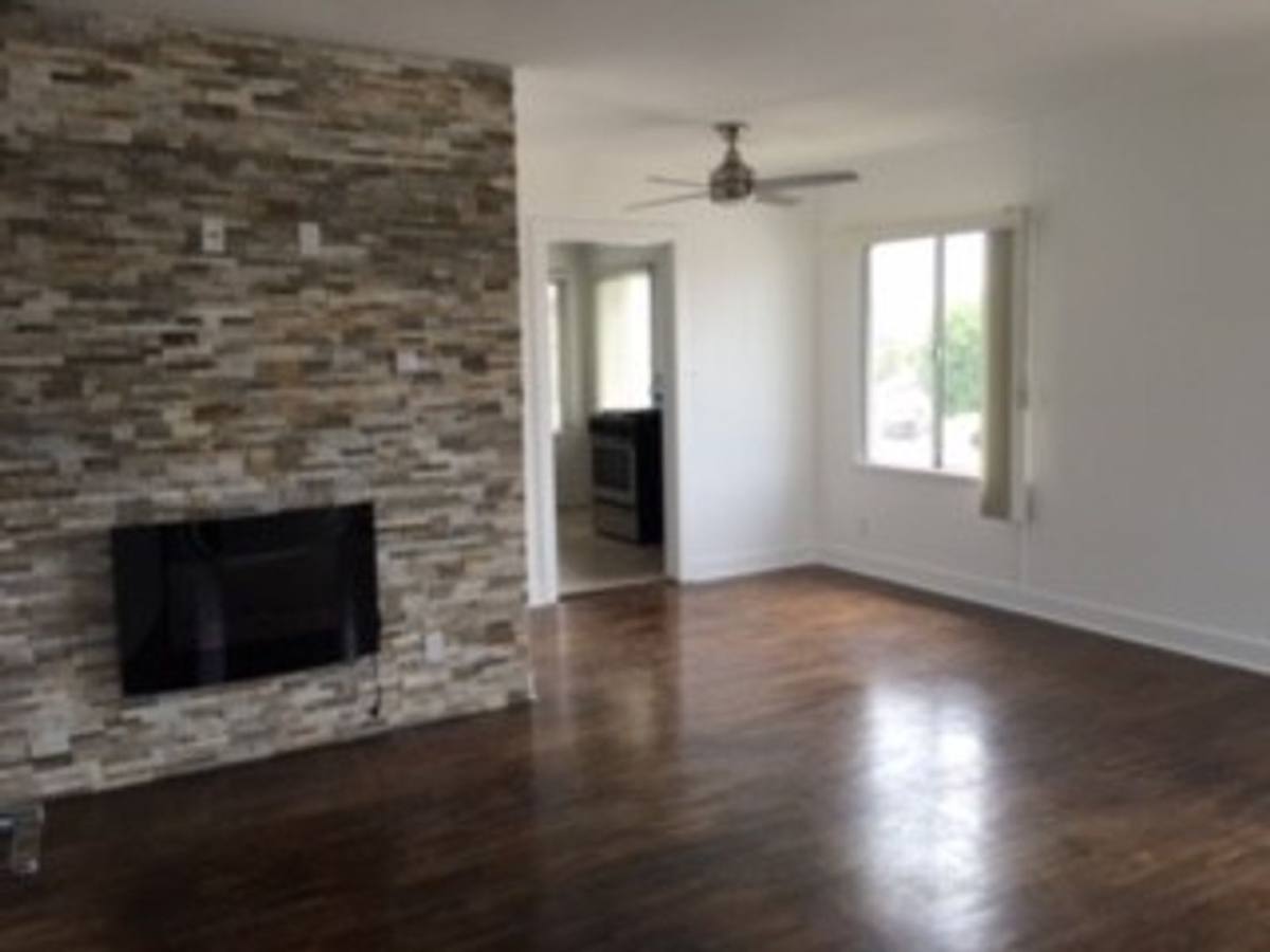 Apartment for rent at 12321-27 Washington Blvd, Los Angeles, CA 90066