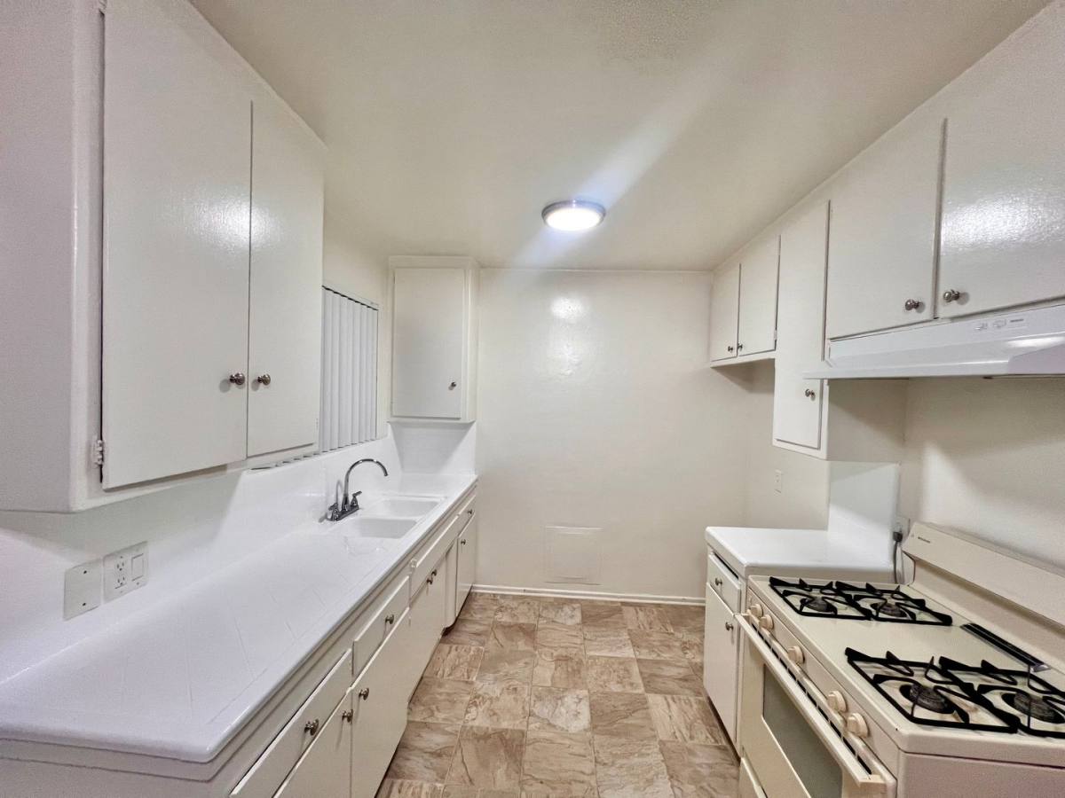 Apartment for rent at 8445 Amigo Ave, Northridge, CA 91325