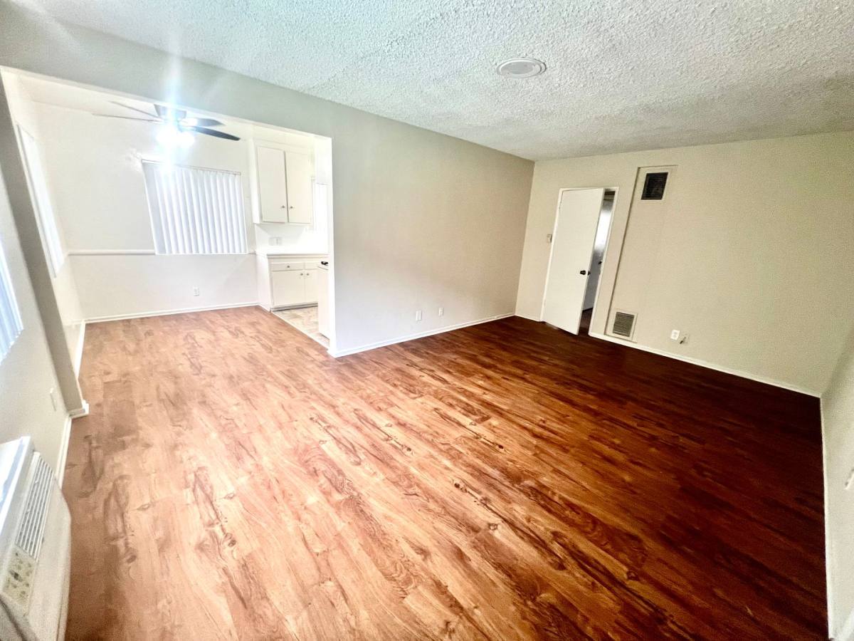 Apartment for rent at 8445 Amigo Ave, Northridge, CA 91325