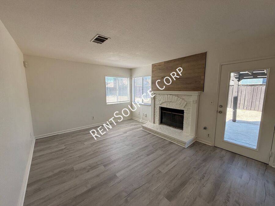 House for rent at 3559 E Ave #R14, Palmdale, CA 93550