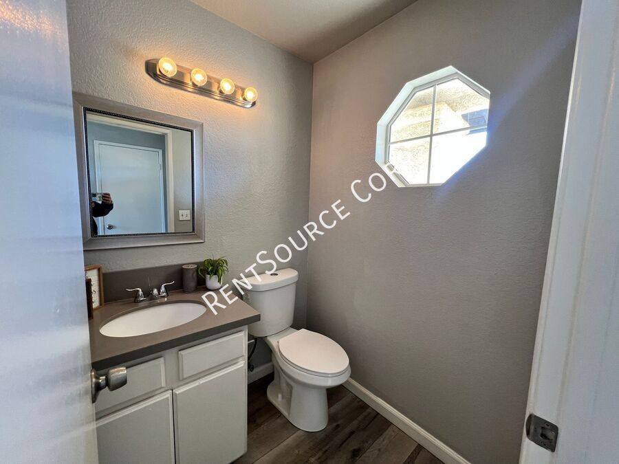 House for rent at 3559 E Ave #R14, Palmdale, CA 93550