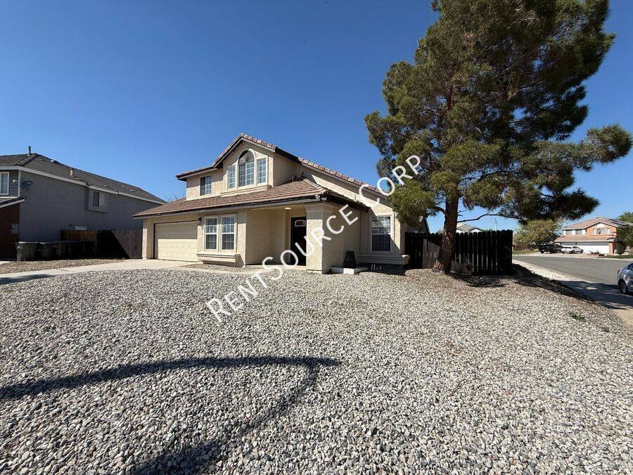 House for rent at 3559 E Ave #R14, Palmdale, CA 93550