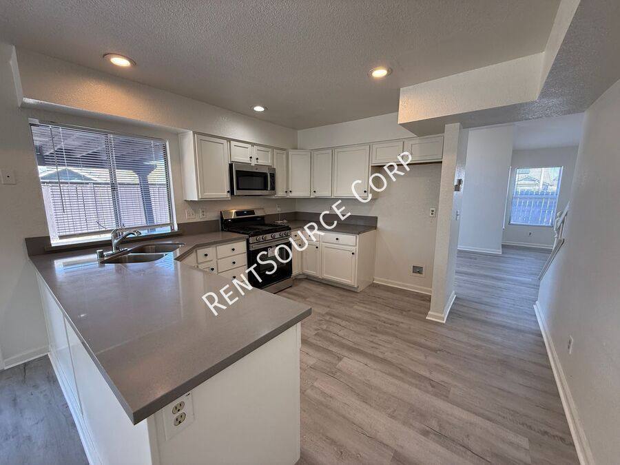 House for rent at 3559 E Ave #R14, Palmdale, CA 93550