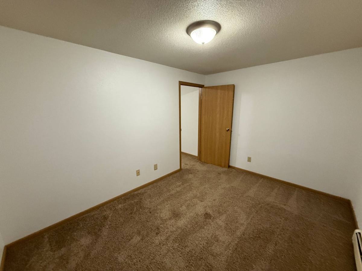 Apartment for rent at 1305 11th St N, Wahpeton, ND 58075
