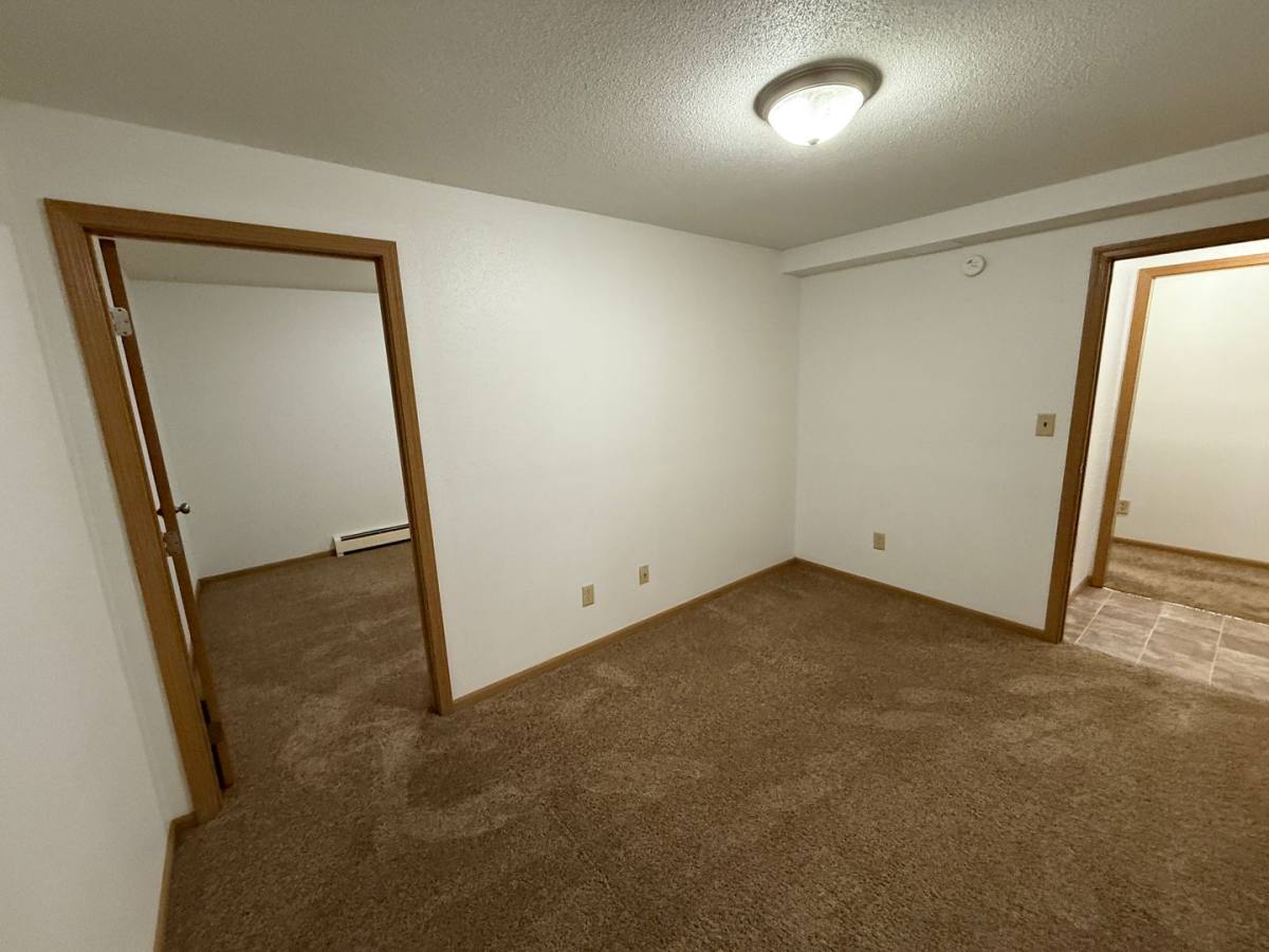 Apartment for rent at 1305 11th St N, Wahpeton, ND 58075