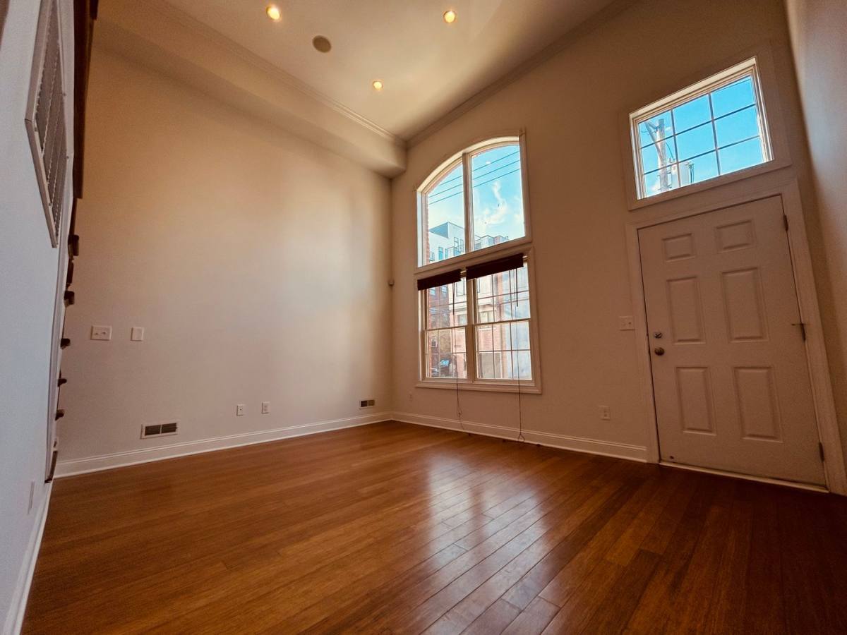Townhouse for rent at 1007 N 3rd St, Philadelphia, PA 19123