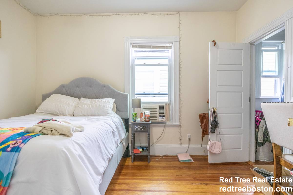 House for rent at 35 Harbor View St #3, Dorchester, MA 02125