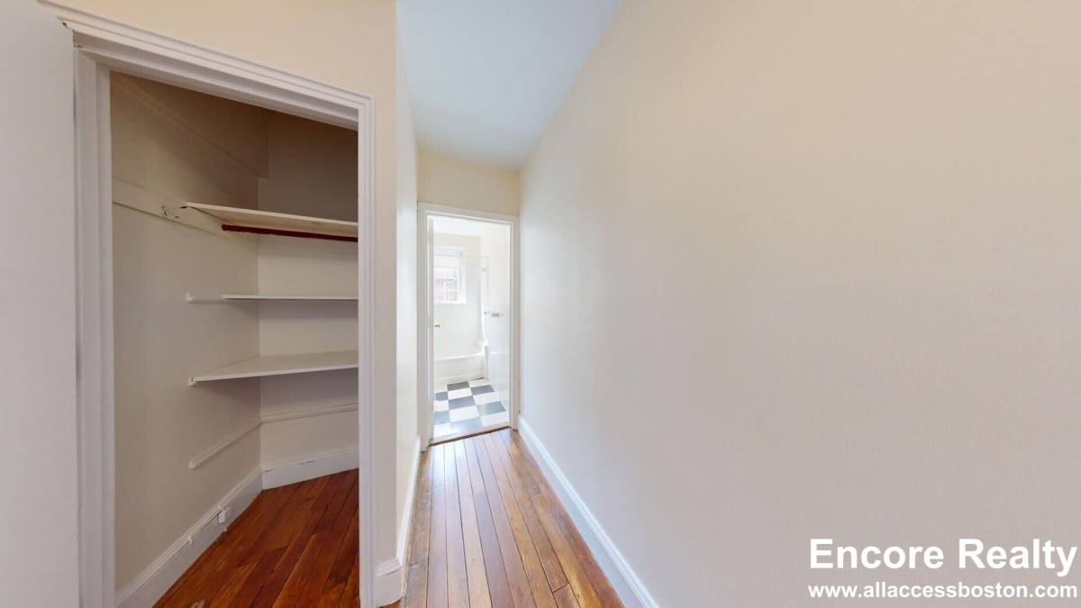 Apartment for rent at 550 Belmont St #2, Watertown, MA 02472