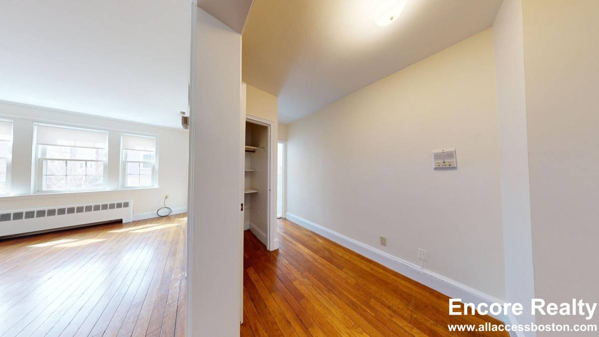 Apartment for rent at 550 Belmont St #2, Watertown, MA 02472