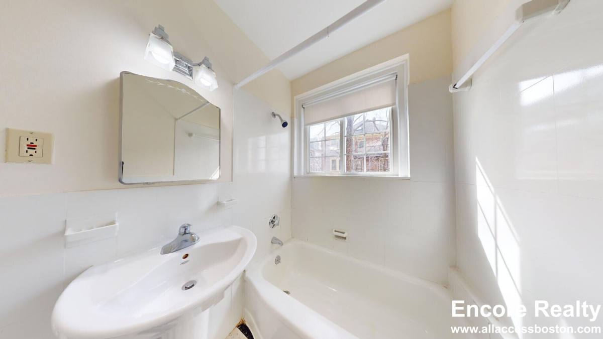 Apartment for rent at 550 Belmont St #2, Watertown, MA 02472