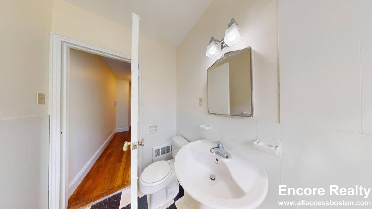 Apartment for rent at 550 Belmont St #2, Watertown, MA 02472