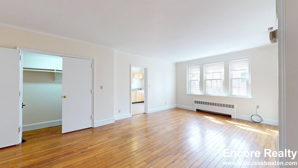 Apartment for rent at 550 Belmont St #2, Watertown, MA 02472