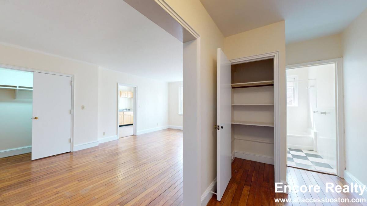 Apartment for rent at 550 Belmont St #2, Watertown, MA 02472