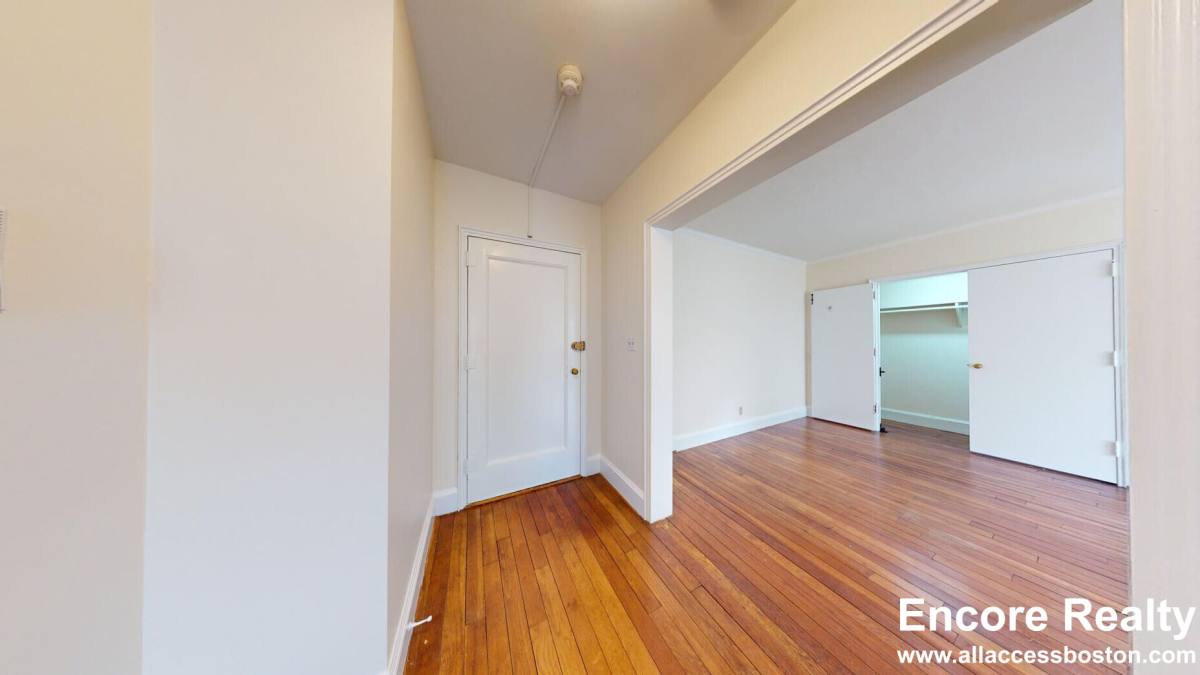 Apartment for rent at 550 Belmont St #2, Watertown, MA 02472