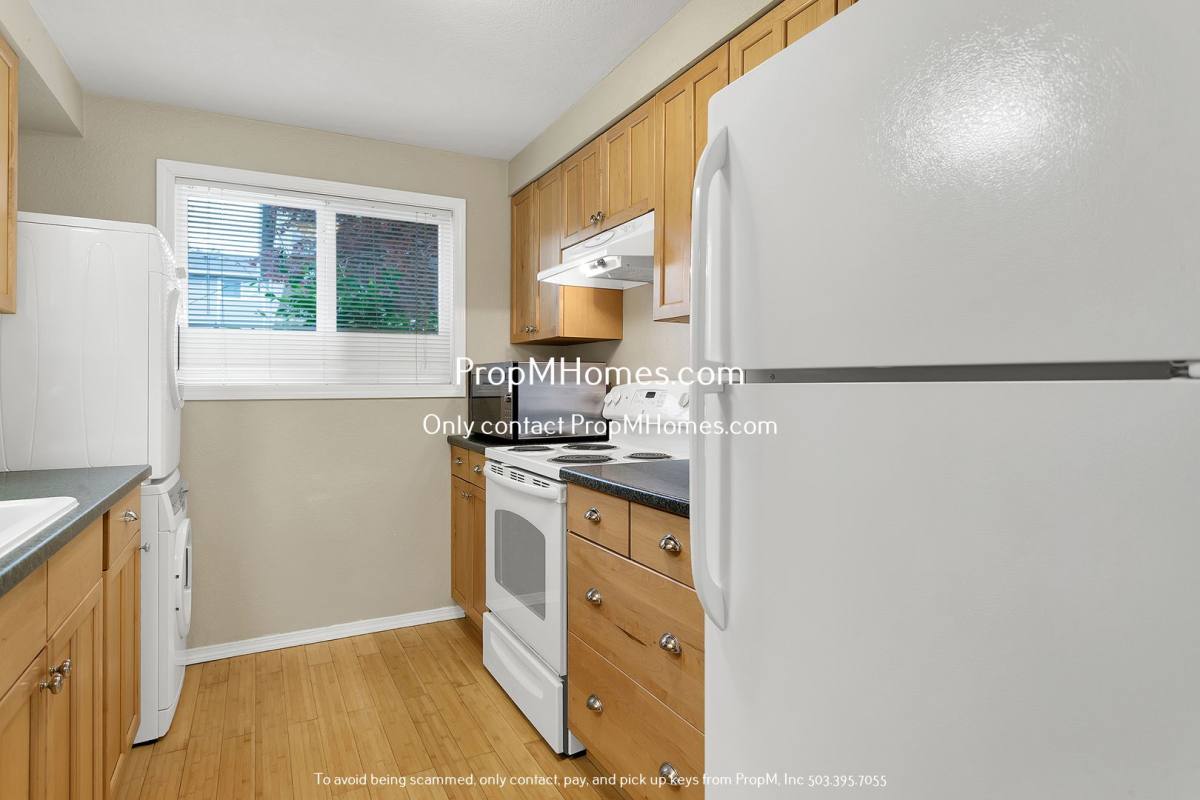 Apartment for rent at 4417 Cornwall St, West Linn, OR 97068