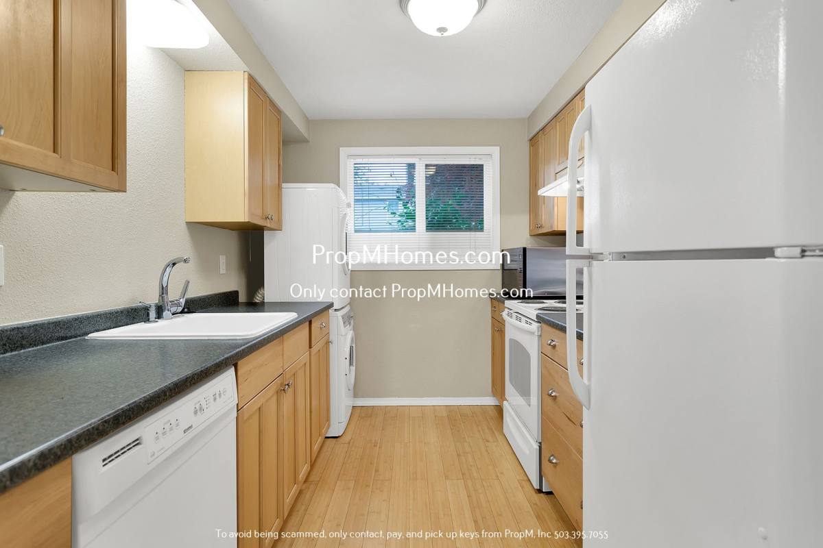 Apartment for rent at 4417 Cornwall St, West Linn, OR 97068